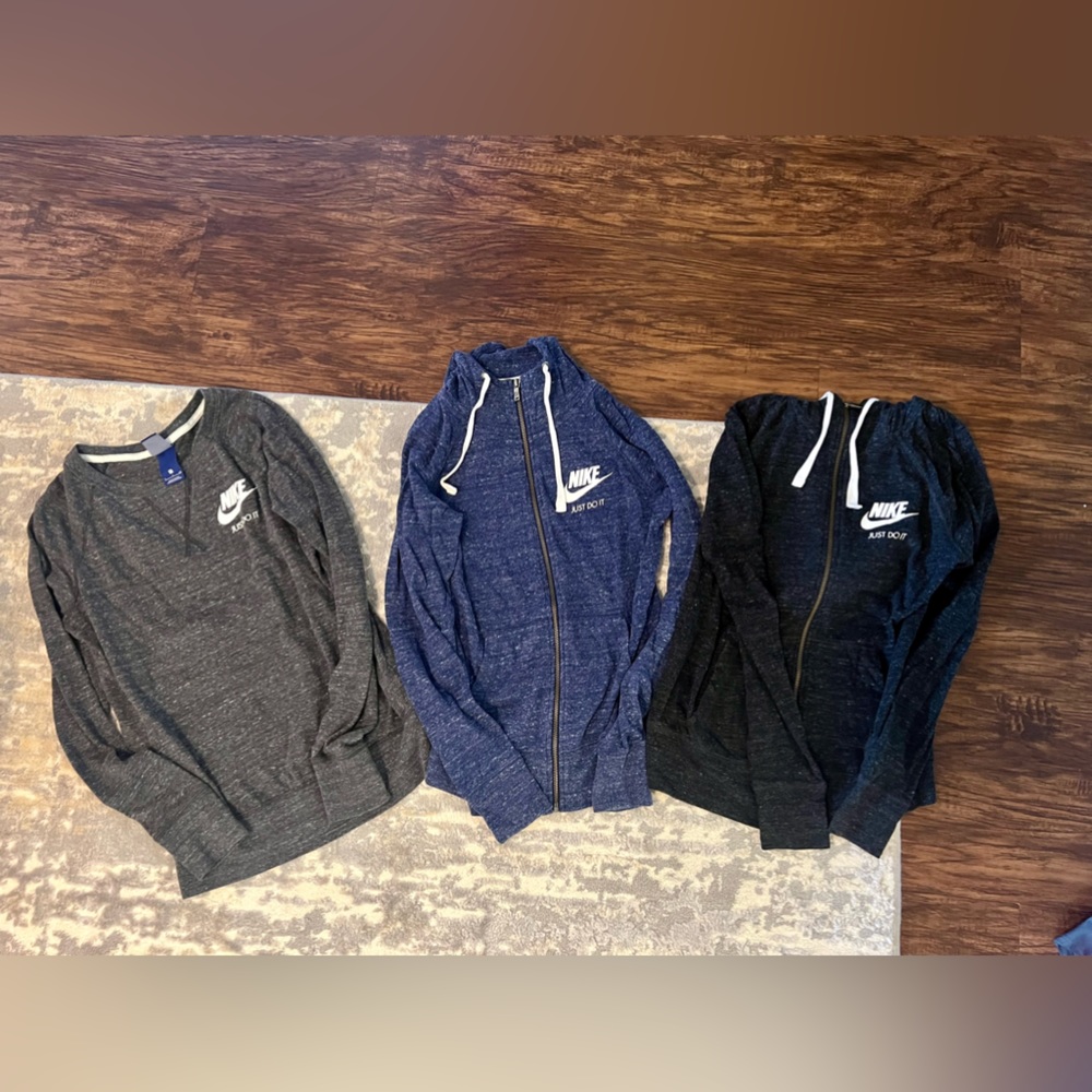 Womens Nike sweatshirts